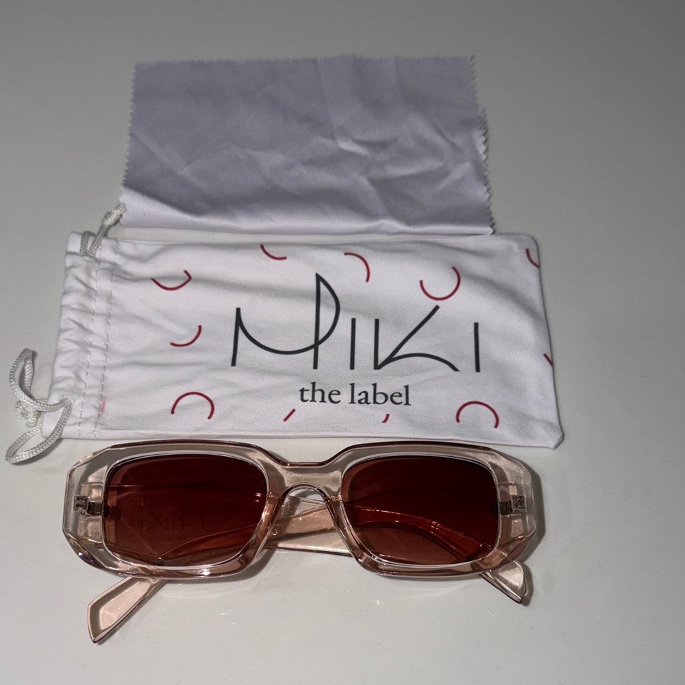 NWOT Miki the Label Bold Pink Rectangular Transparent Sunglasses - Picture 1 of 5